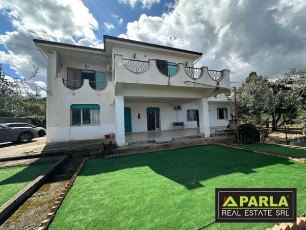 casa indipendente in vendita a Lascari