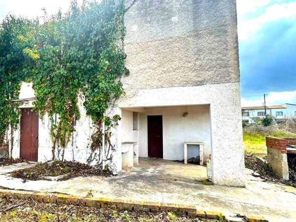 casa indipendente in vendita a Lascari