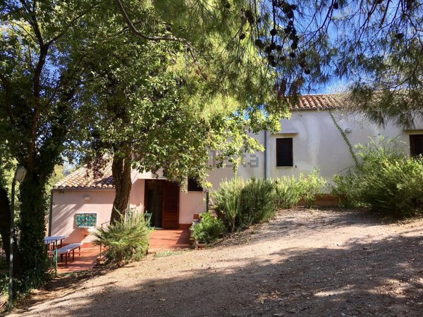 casa indipendente in vendita a Lascari