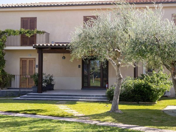 negozio in vendita a Lascari