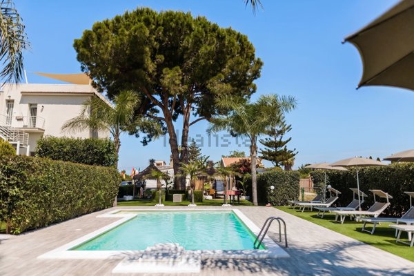 casa indipendente in vendita a Lascari