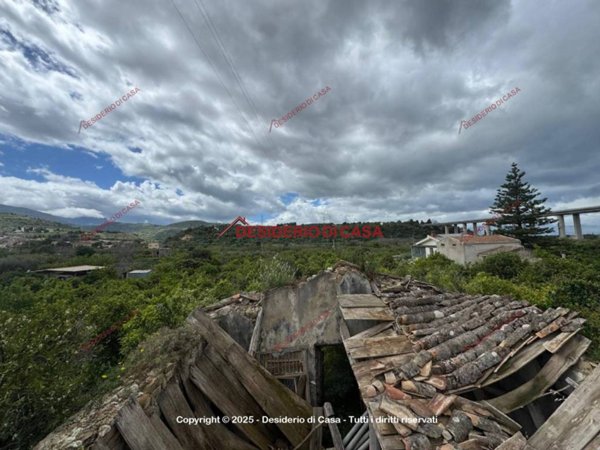 terreno in vendita a Lascari
