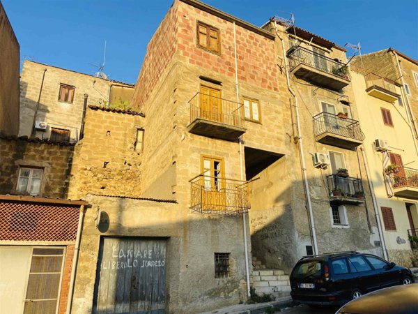 casa indipendente in vendita a Lascari