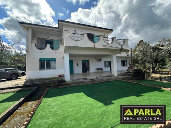 casa indipendente in vendita a Lascari