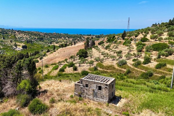 casa indipendente in vendita a Lascari