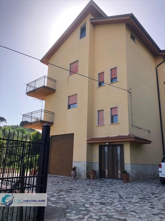 casa indipendente in vendita a Lercara Friddi