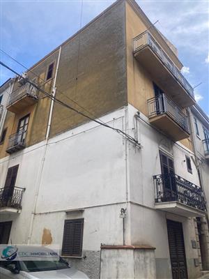 casa indipendente in vendita a Lercara Friddi