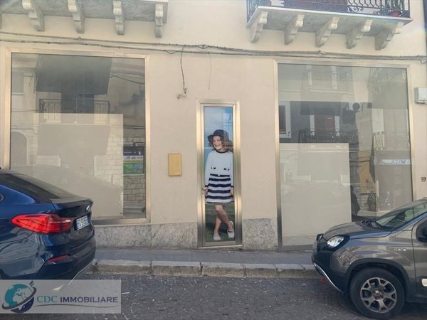 locale commerciale in vendita a Lercara Friddi