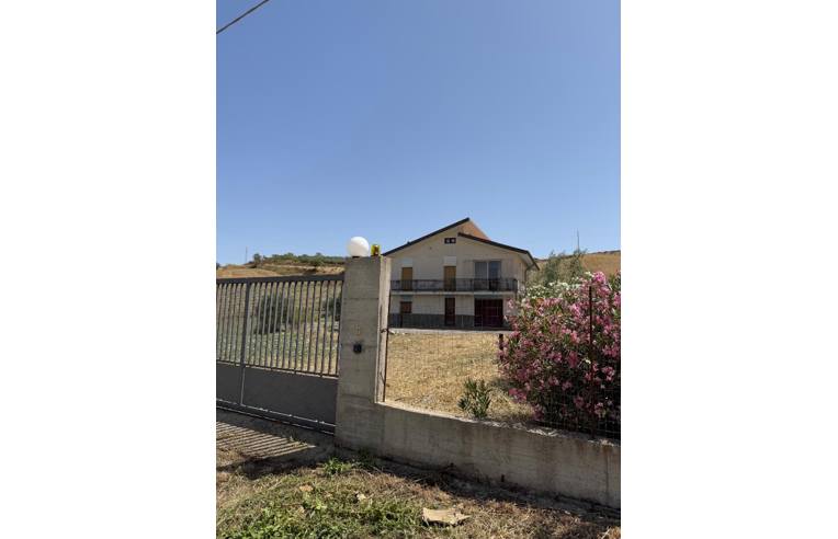 casa indipendente in vendita a Lercara Friddi