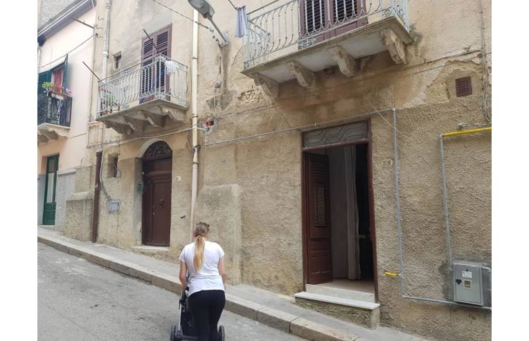 casa indipendente in vendita a Lercara Friddi