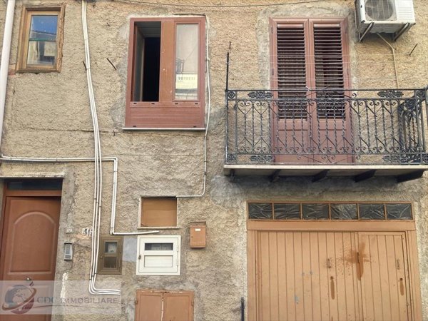 casa indipendente in vendita a Lercara Friddi