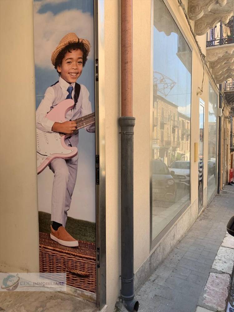 locale commerciale in vendita a Lercara Friddi