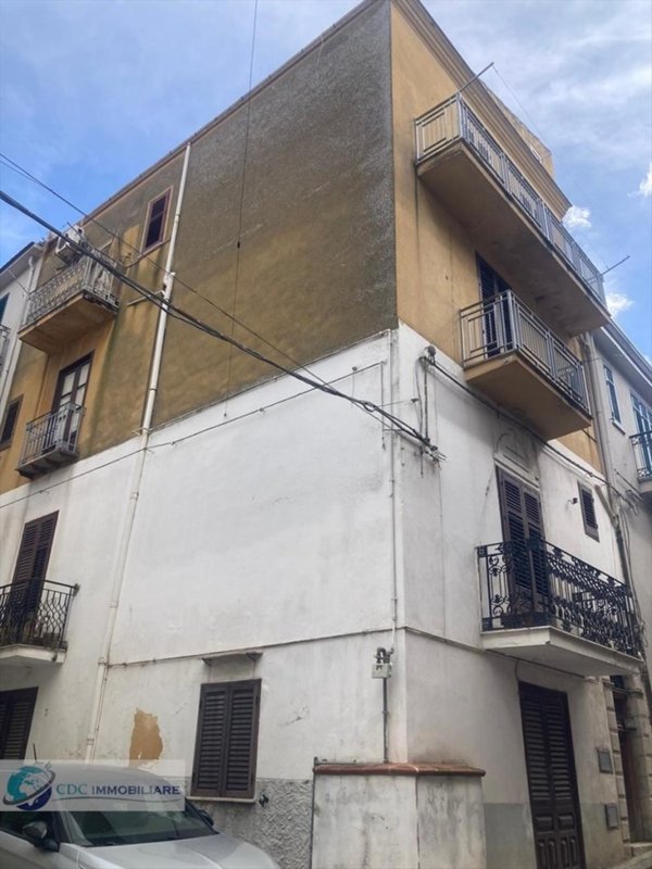 casa indipendente in vendita a Lercara Friddi