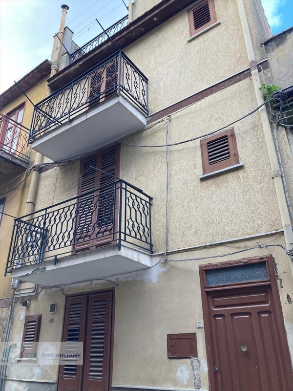 casa indipendente in vendita a Lercara Friddi