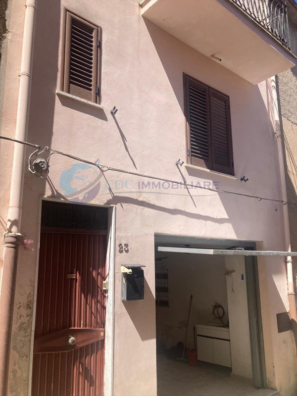 casa indipendente in vendita a Lercara Friddi