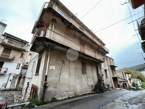 intera palazzina in vendita a Marineo