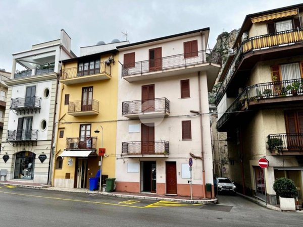 intera palazzina in vendita a Marineo