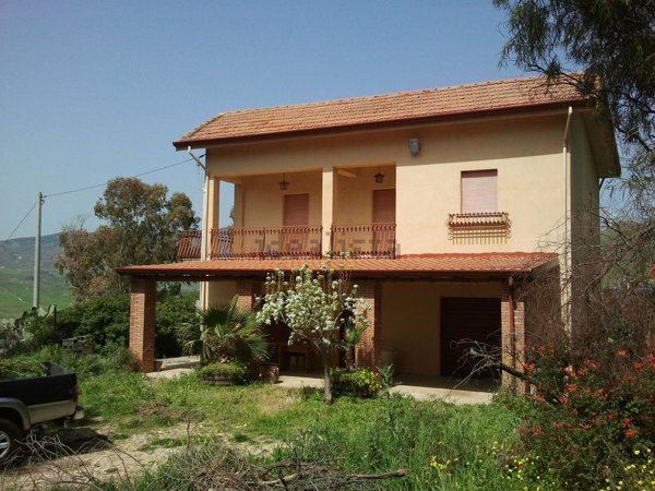 intera palazzina in vendita a Mezzojuso