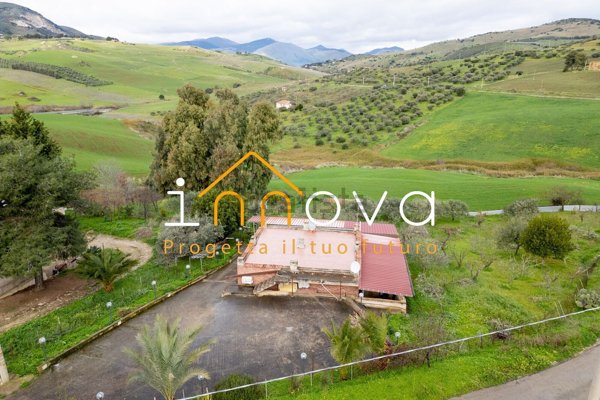 casa indipendente in vendita a Mezzojuso in zona Pignaro
