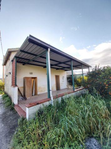 locale di sgombero in vendita a Misilmeri in zona Portella di Mare