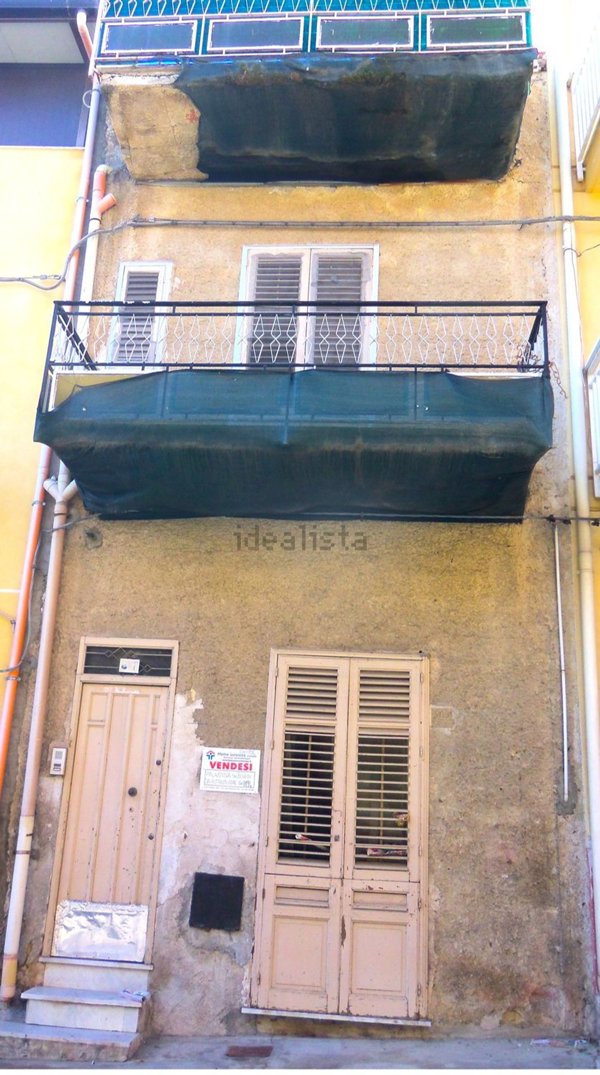 esavano in vendita a Misilmeri