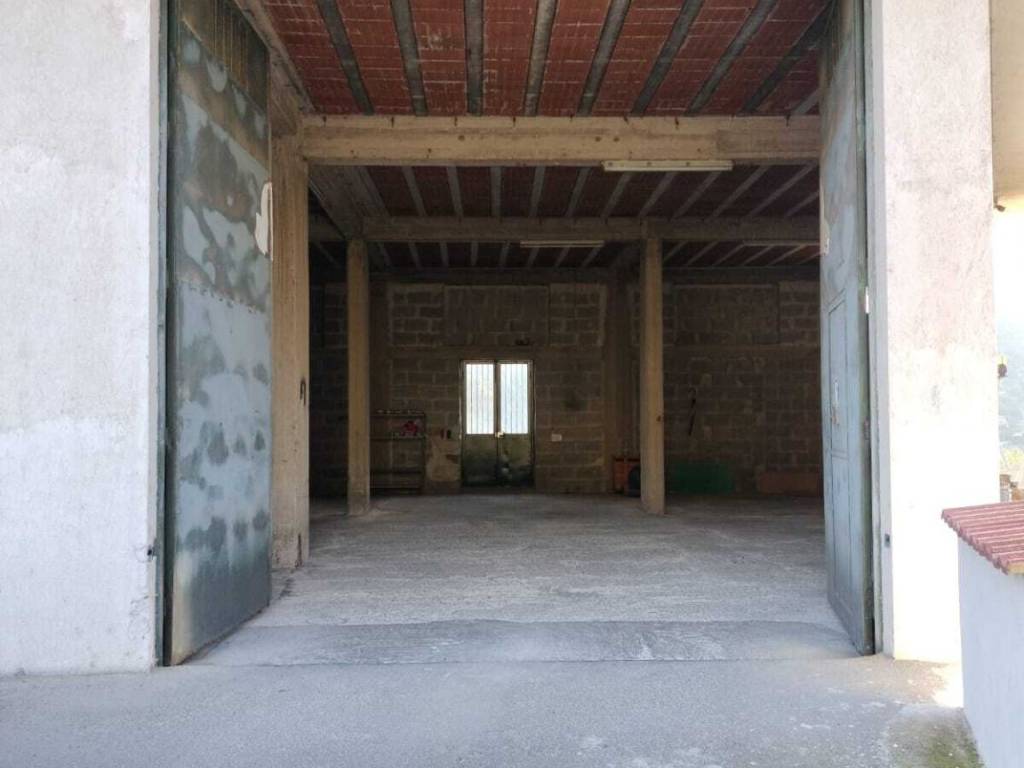 locale commerciale in vendita a Misilmeri