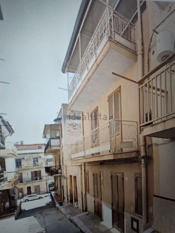 esavano in vendita a Misilmeri