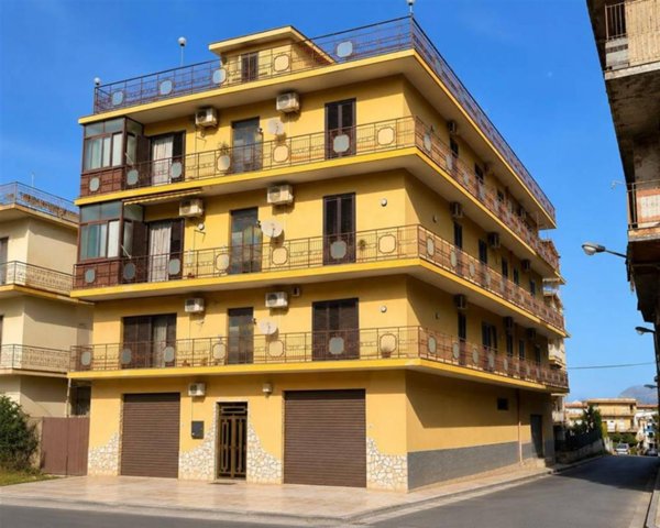 locale commerciale in vendita a Misilmeri in zona Portella di Mare