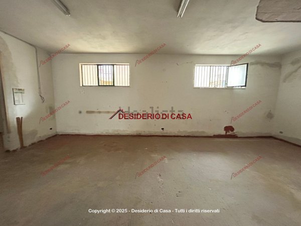 locale di sgombero in vendita a Misilmeri in zona Portella di Mare