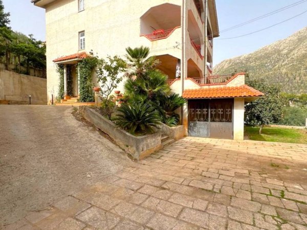 appartamento in vendita a Monreale in zona Pioppo