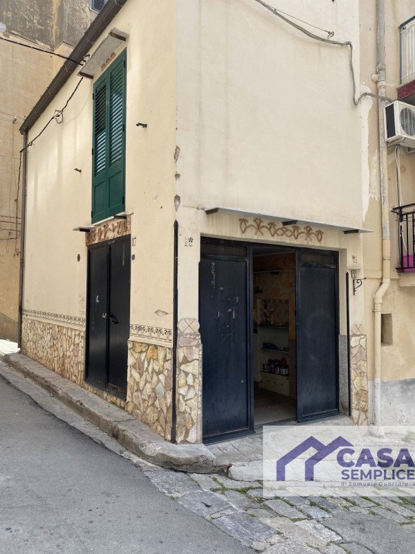 locale di sgombero in vendita a Monreale