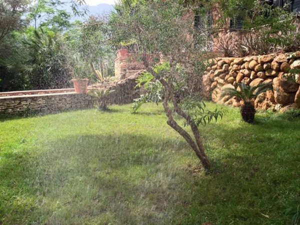 casa indipendente in vendita a Monreale in zona Aquino