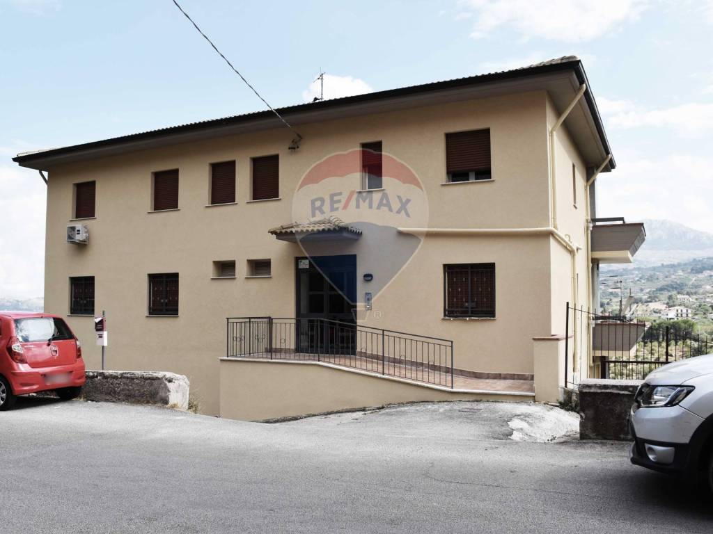 appartamento in vendita a Monreale in zona Pioppo