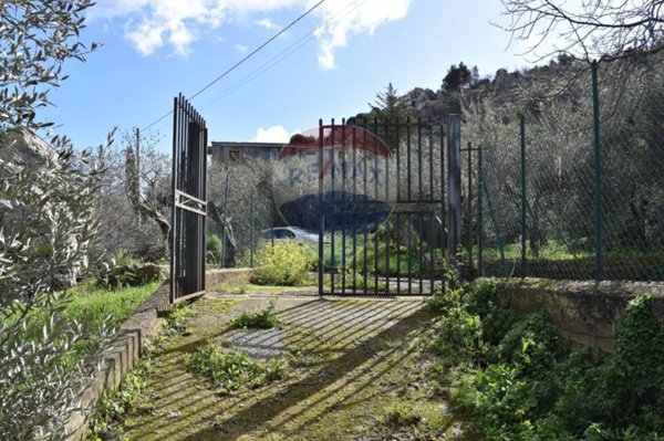 terreno edificabile in vendita a Monreale in zona San Martino delle Scale