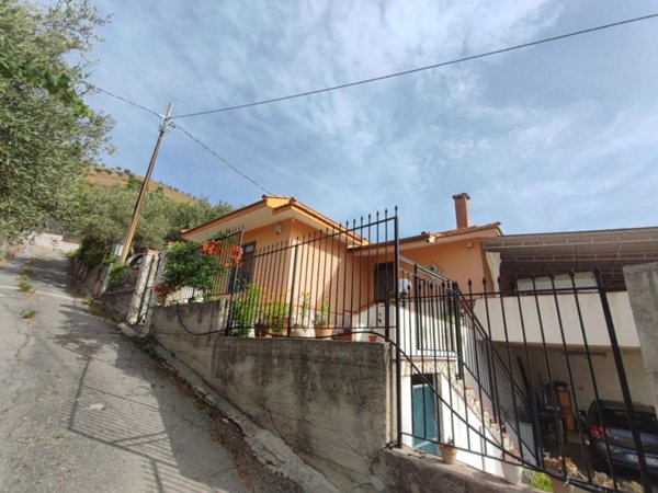 casa indipendente in vendita a Monreale in zona Pioppo
