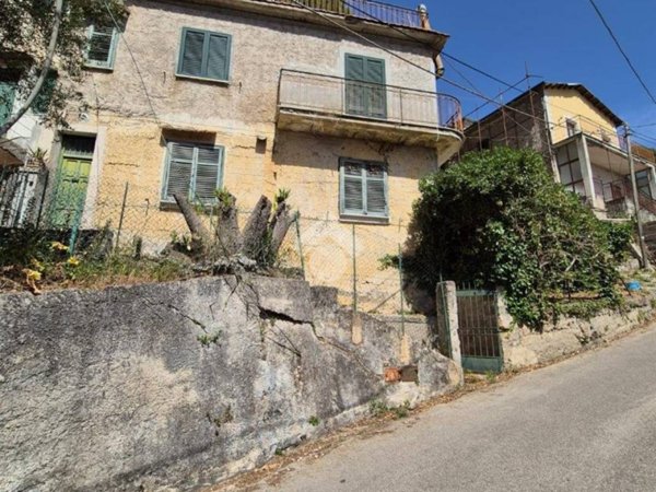 intera palazzina in vendita a Monreale in zona San Martino delle Scale
