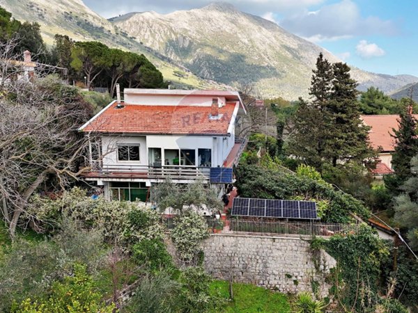 casa indipendente in vendita a Monreale in zona San Martino delle Scale