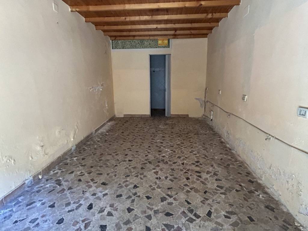 negozio in vendita a Monreale