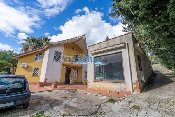 casa indipendente in vendita a Monreale in zona Aquino