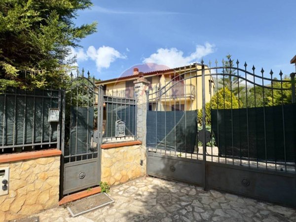 casa indipendente in vendita a Monreale in zona San Martino delle Scale