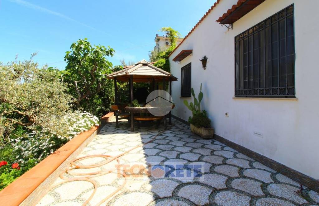 casa indipendente in vendita a Monreale in zona Aquino
