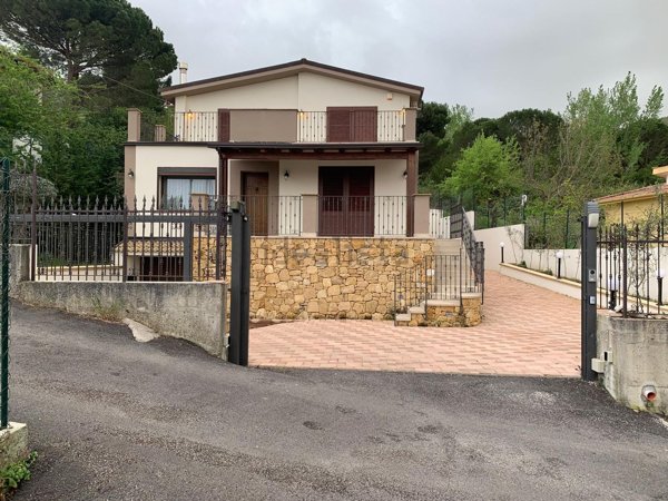 casa indipendente in vendita a Monreale in zona Poggio San Francesco