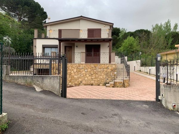 casa indipendente in vendita a Monreale in zona Poggio San Francesco