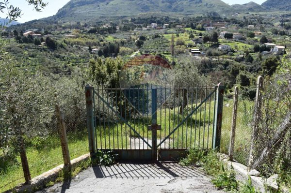 negozio in vendita a Monreale in zona Pioppo