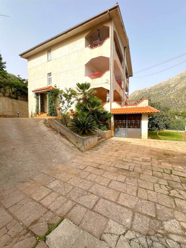 appartamento in vendita a Monreale in zona San Martino delle Scale