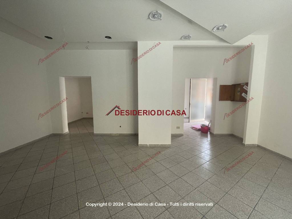 negozio in vendita a Monreale