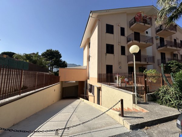 locale di sgombero in vendita a Monreale