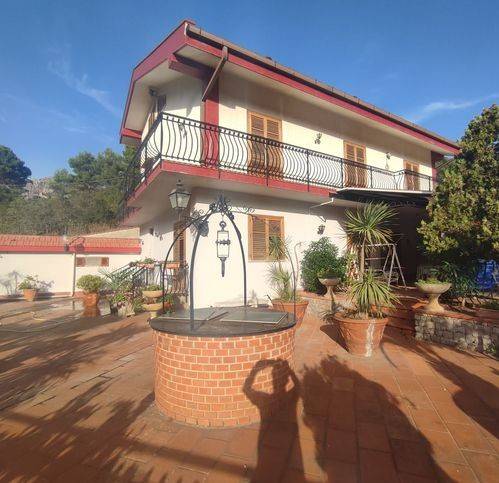 casa indipendente in vendita a Monreale