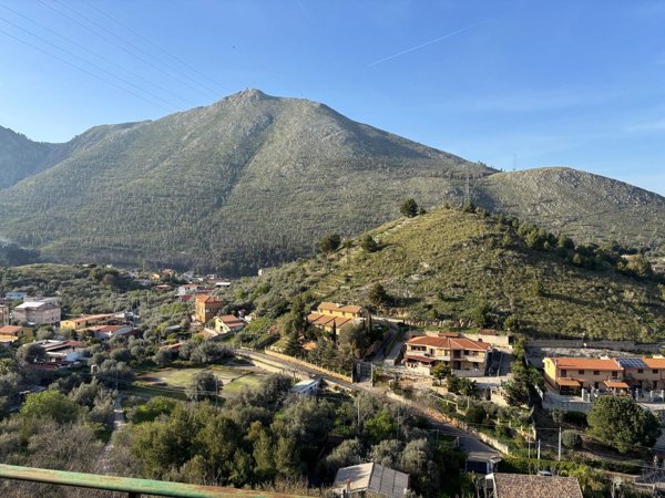 appartamento in vendita a Monreale in zona Piano dei Geli