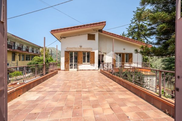casa indipendente in vendita a Monreale in zona San Martino delle Scale